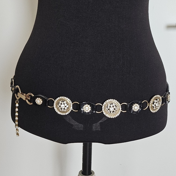 D.i.a Gyaru Rhinestone Black and Gold Chain O Ring Belt - Picture 2 of 12
